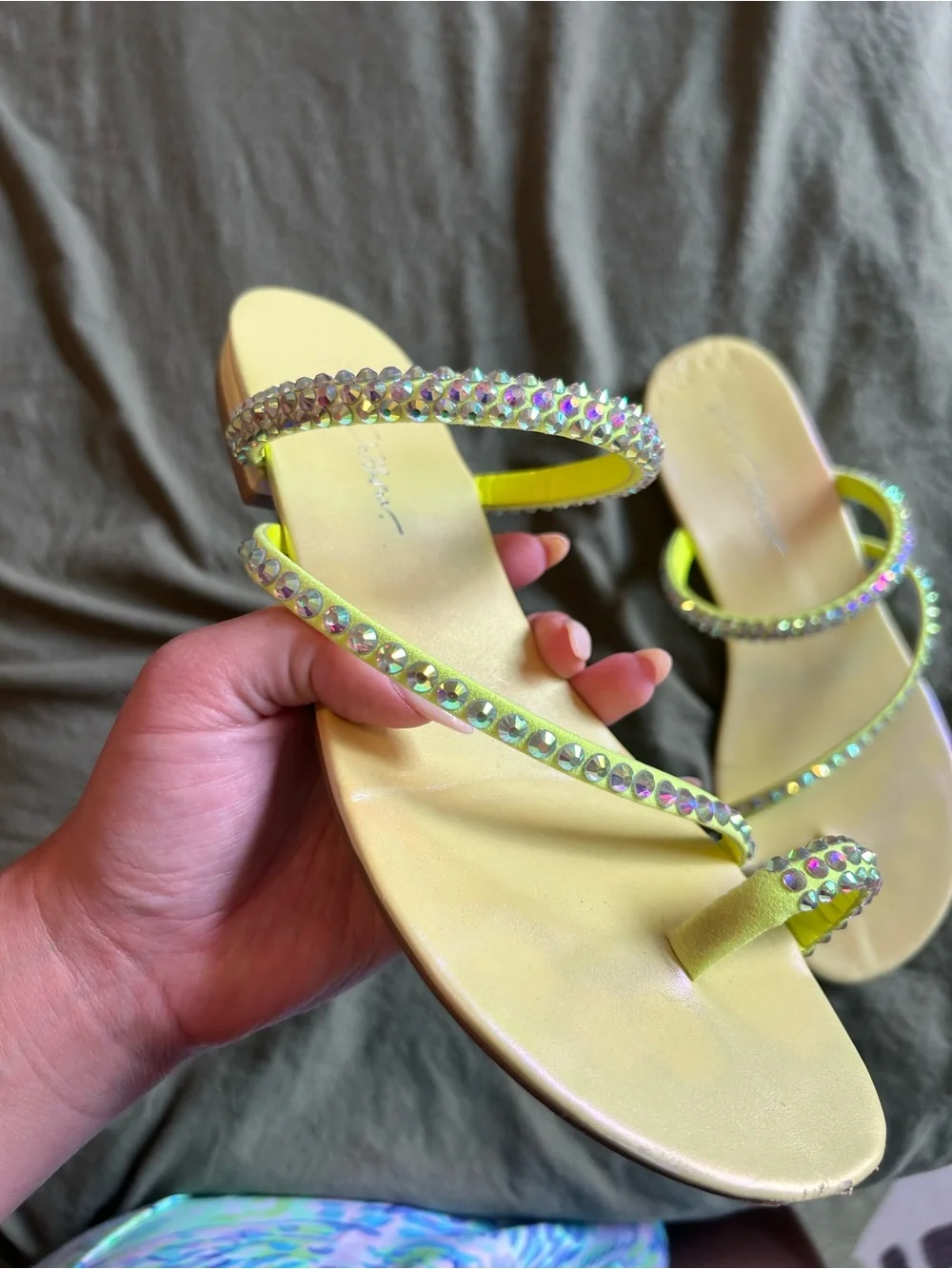🍋‍🟩✨VGUC Betsey Johnson Silas lime sandals